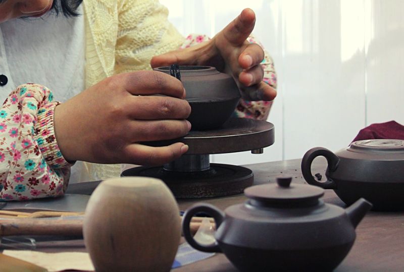 making zisha teapot