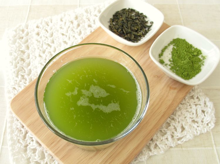 loose leaf green tea and matcha green tea